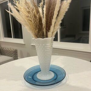 ⭐️$5 when bundled⭐️ Anchor Hocking “Hobnail Milk Glass” Dots-Dashes Flower Vase